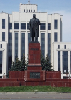 Памятники В.И.Ленину в Казани